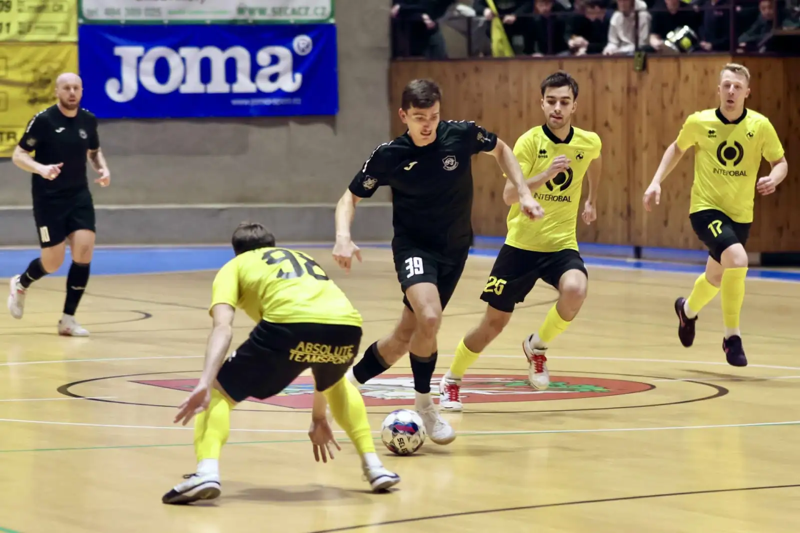 Domácí drtivá porážka