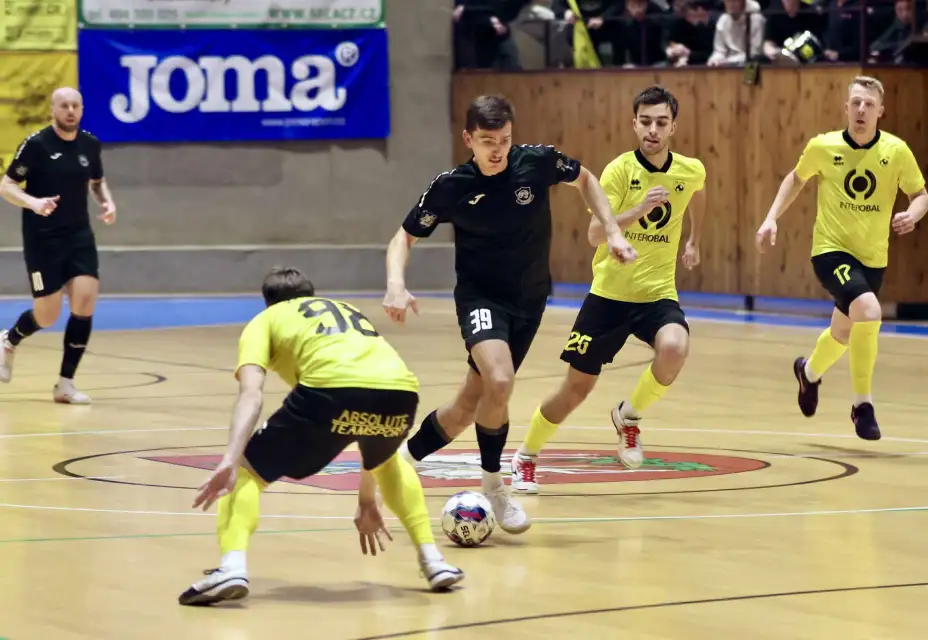 Domácí drtivá porážka