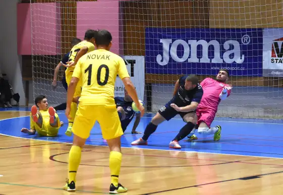 1. FC Nejzbach Vysoké Mýto - Tango Hodonín 5:3 (3:1)