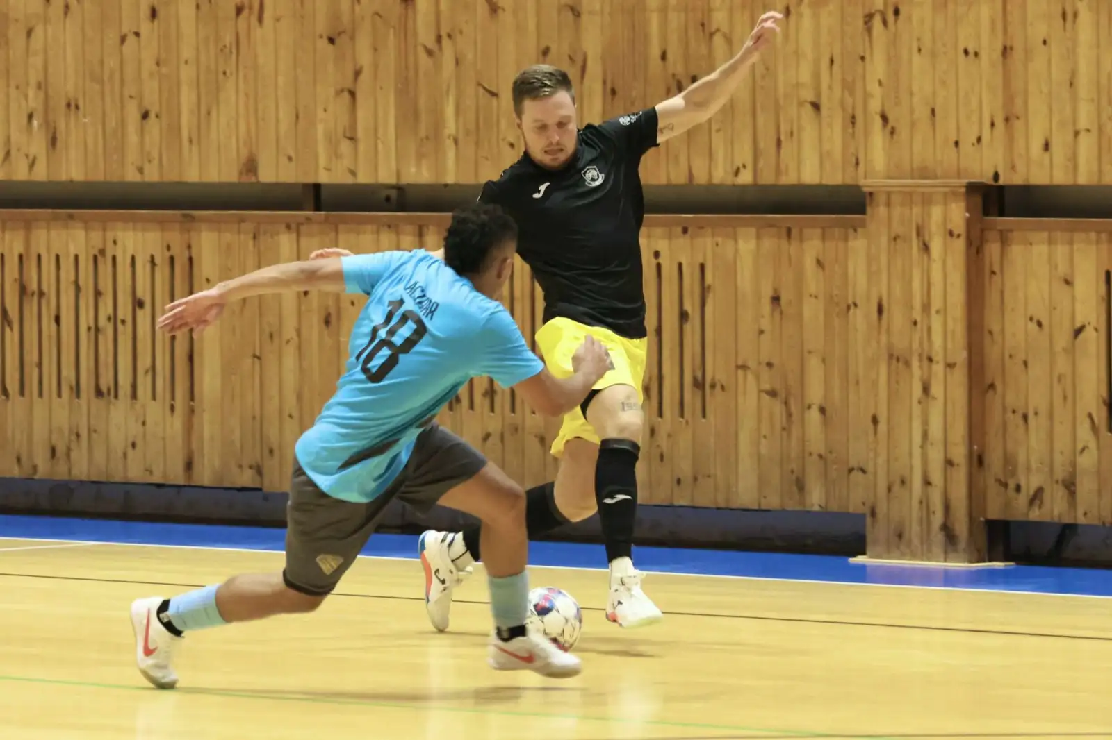 Nejzbach doma padl s Rapidem