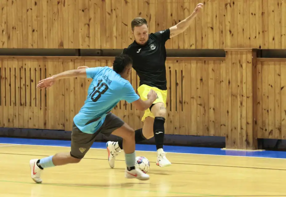 Nejzbach doma padl s Rapidem